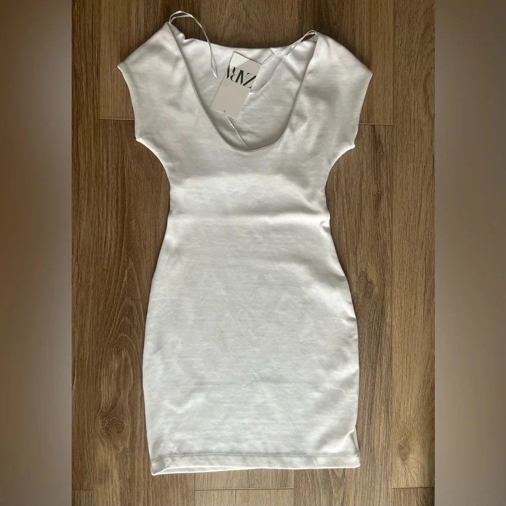 Zara white short dress with open back - Picture 6 of 8